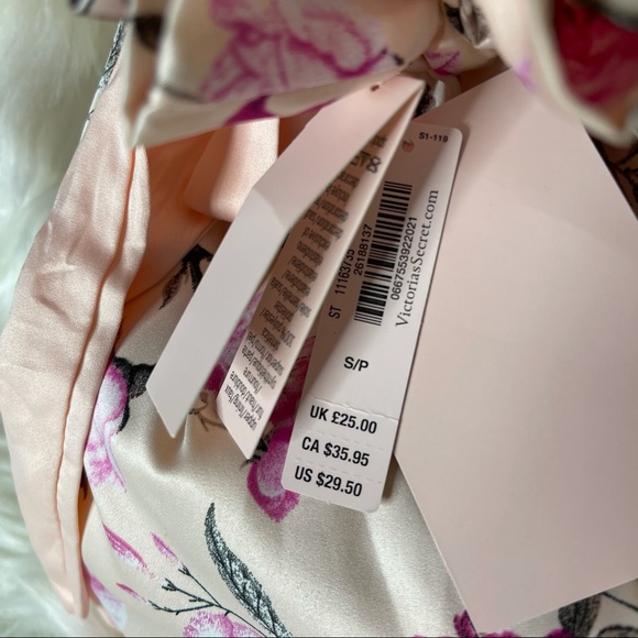 Victoria’s Secret Slippers Pink Faux Fur with Gift Bag 💕 - Picture 8 of 13